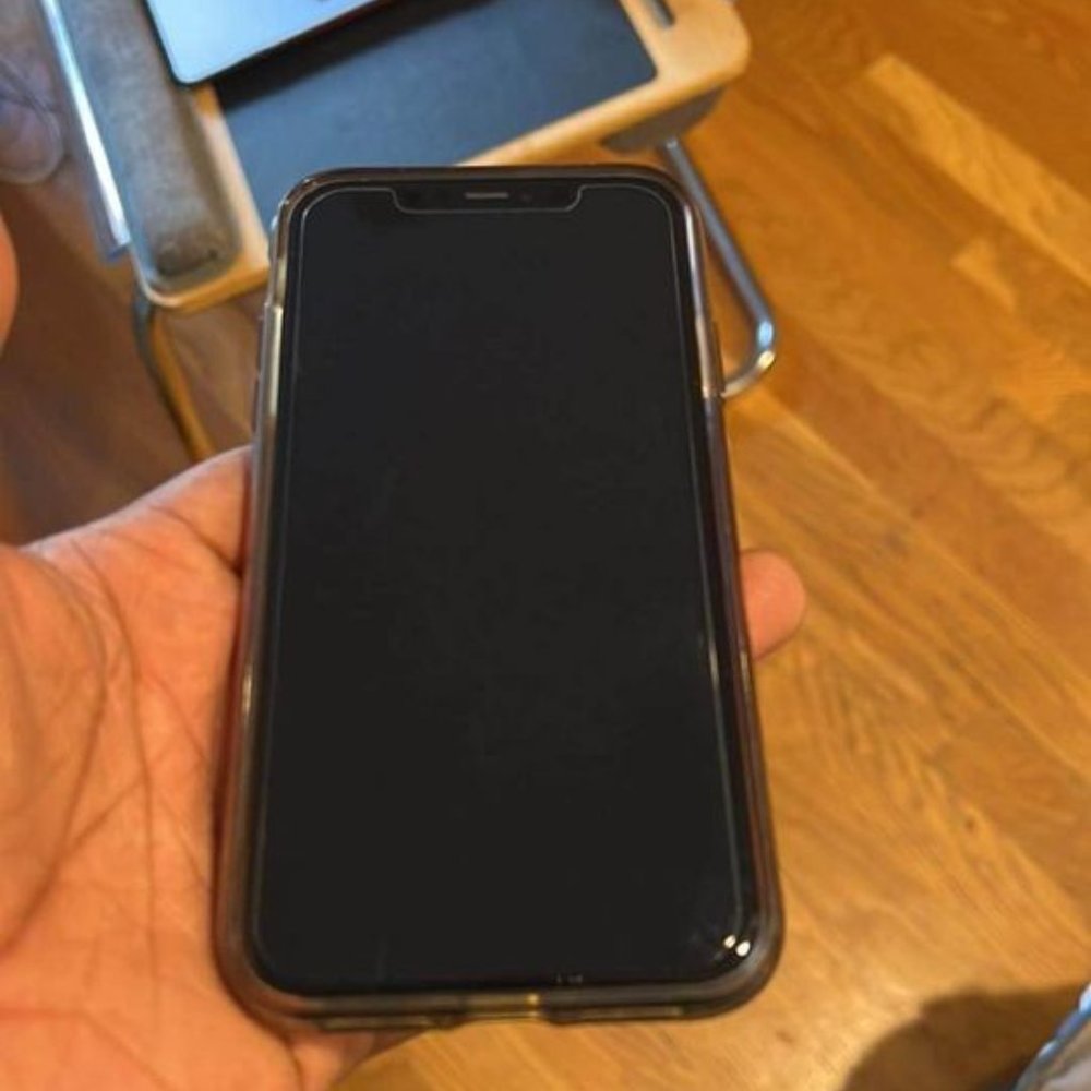 Black iPhone 11 64GB